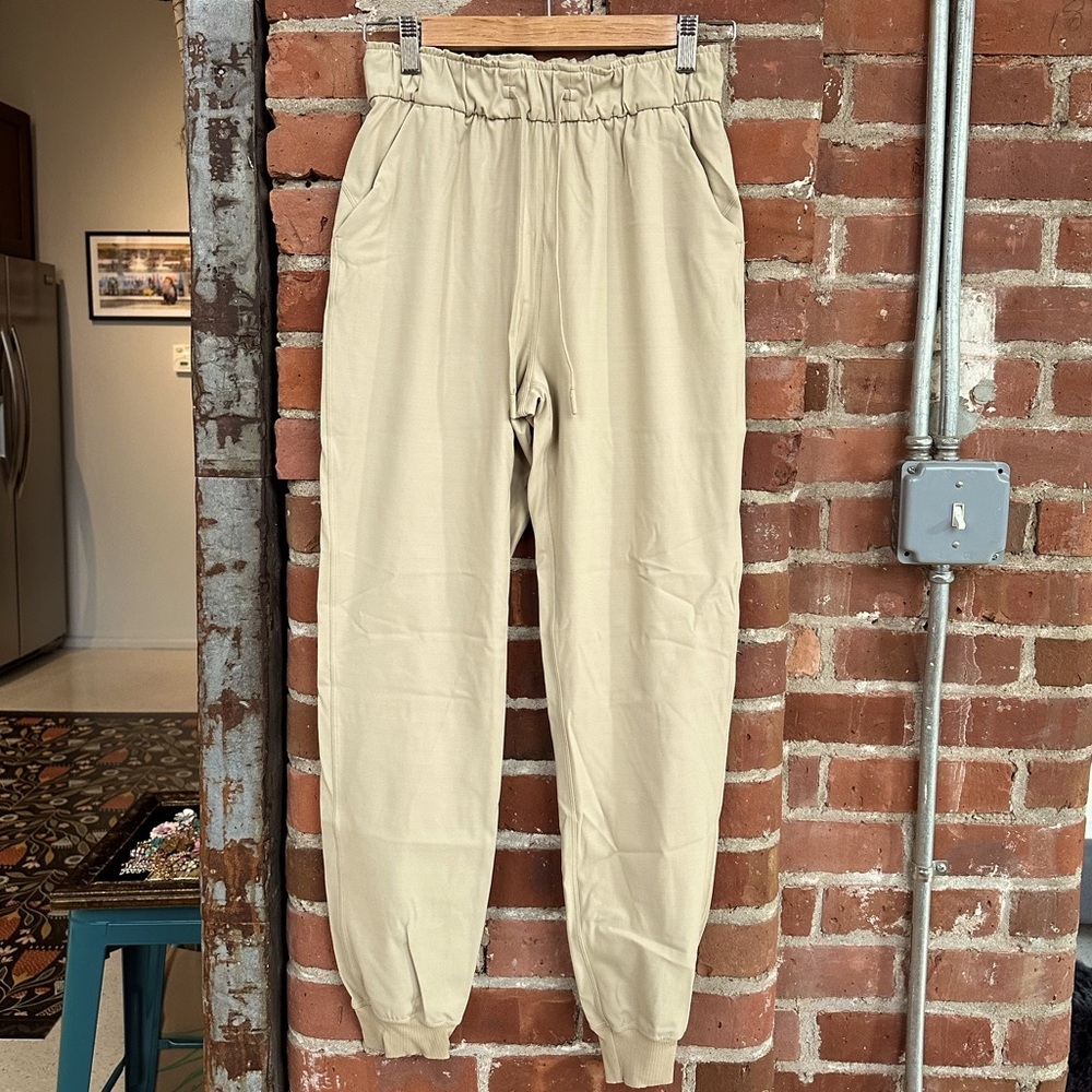 Lululemon Stretch High-Rise Jogger